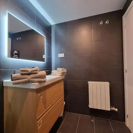 Appartamento Qehome Confort Y Parquing En El Centro De Manresa